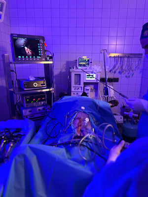 Carro de Quirófano con Tomas Eléctricas